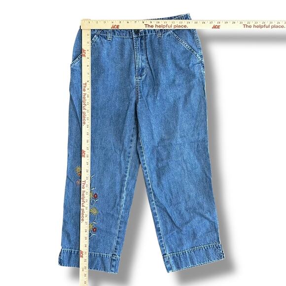 Vintage Y2K Old Navy Embroidered Floral Capri Jeans Size 6‎ - Picture 3 of 9